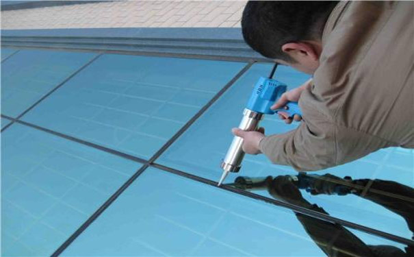 玻璃幕墻維修中常見影響工程質量的原因分析